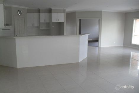 Property photo of 10 Cedarville Close Highton VIC 3216
