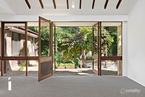 Property photo of 43 Barnet Close Phillip ACT 2606