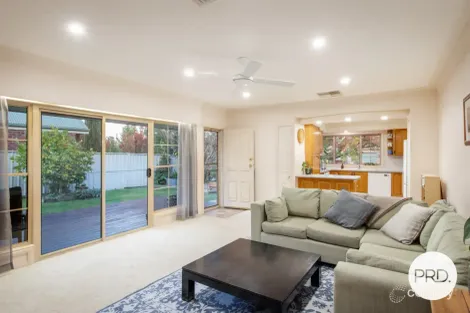 Property photo of 15 Bowyer Place Glenroy NSW 2640