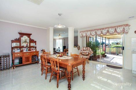 Property photo of 2 Hildegarde Court Brookfield VIC 3338