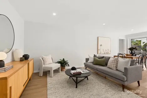 Property photo of 2/202 Northcott Drive Adamstown Heights NSW 2289