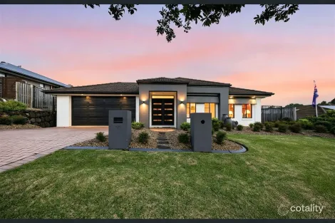 14 Gerard St, Pacific Pines, QLD 4211