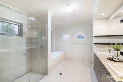 Property photo of 16 Lyell Crescent McDowall QLD 4053