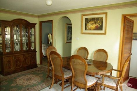 Property photo of 48 Lorenzo Crescent Rosemeadow NSW 2560