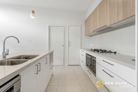 Property photo of 32 Zealie Bend Googong NSW 2620