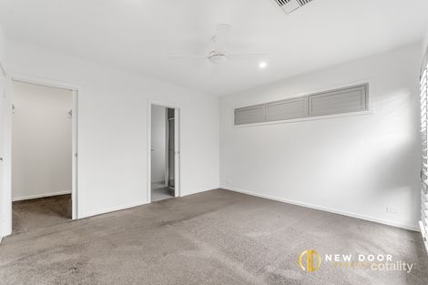 Property photo of 32 Zealie Bend Googong NSW 2620