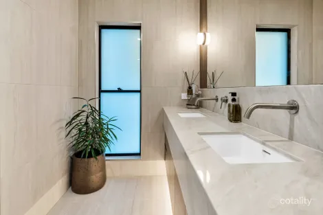 Property photo of 20 Allspice Drive Ashmore QLD 4214