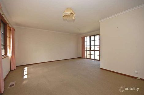 Property photo of 3 Skipton Place Endeavour Hills VIC 3802