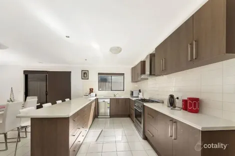 Property photo of 15 Wylie Circuit Burnside Heights VIC 3023