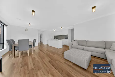 Property photo of 75 Ellscott Boulevard Mickleham VIC 3064