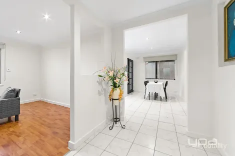 Property photo of 16 Guest Avenue Albanvale VIC 3021