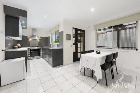 Property photo of 16 Guest Avenue Albanvale VIC 3021