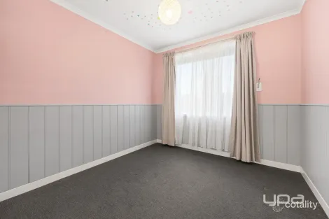 Property photo of 16 Guest Avenue Albanvale VIC 3021