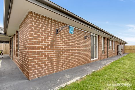 Property photo of 1 Foxley Crescent Mickleham VIC 3064