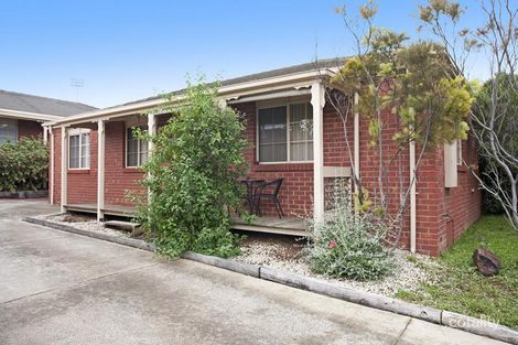 Property photo of 1/8 The Fairway North Geelong VIC 3215