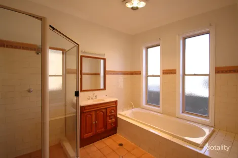 Property photo of 21 Sampson Street Orange NSW 2800