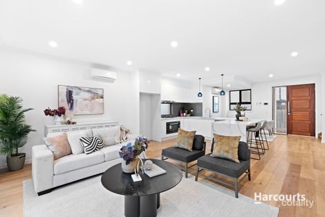 Property photo of 2/4 Aurisch Avenue Glen Waverley VIC 3150
