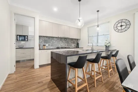 19 Swan Lake Dr, Sale, VIC 3850