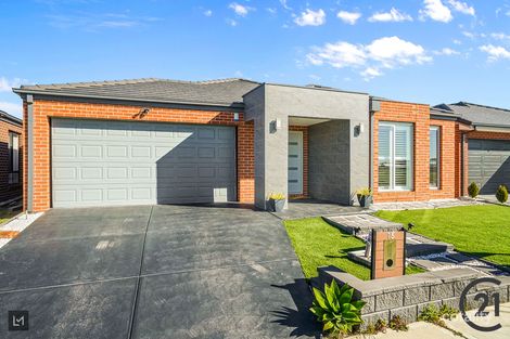 15 Colchester Ave, Cranbourne West, VIC 3977