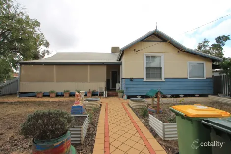 56 Coronation St, Merredin, WA 6415