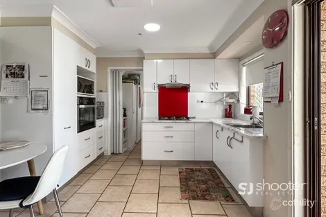 Property photo of 4 Halley Place Dubbo NSW 2830