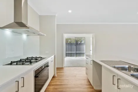 3 Pennina Gr, Meadow Springs, WA 6210