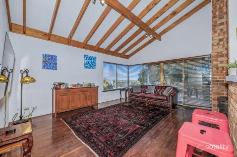 Property photo of 8 Binburra Way Mount Nasura WA 6112