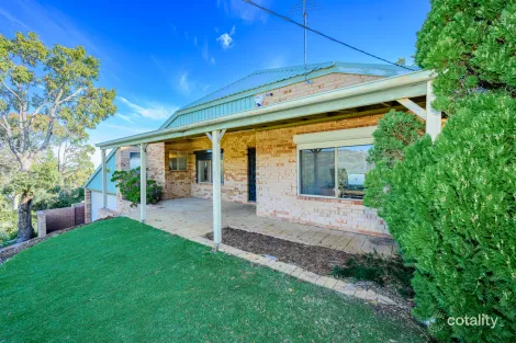 8 Binburra Way, Mount Nasura, WA 6112