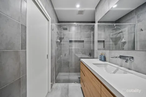 Property photo of 27 Canopy Crescent Hillside VIC 3037