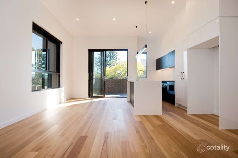 Property photo of 102/121 Clarence Road Indooroopilly QLD 4068