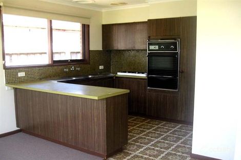 Property photo of 2 Cheviot Avenue Berwick VIC 3806