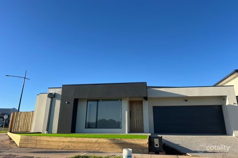 104 Conservatory Dr, Deanside, VIC 3336