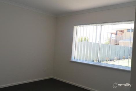 Property photo of 28 Vaucluse Way Coodanup WA 6210