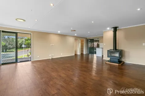 Property photo of 8 Newton Long Drive Clare SA 5453