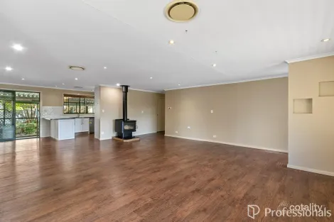 Property photo of 8 Newton Long Drive Clare SA 5453