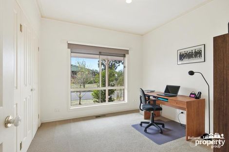 Property photo of 31 Avoca Crescent Alfredton VIC 3350