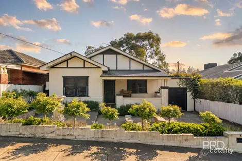 4 Young St, Turvey Park, NSW 2650