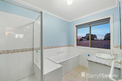 Property photo of 10 Marina Street Werribee VIC 3030