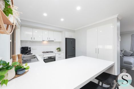 Property photo of 76 Roper Road Blue Haven NSW 2262