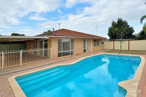 Property photo of 10 Floribunda Avenue Halls Head WA 6210