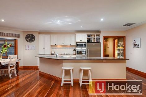 Property photo of 111 Montbrae Circuit Narre Warren North VIC 3804