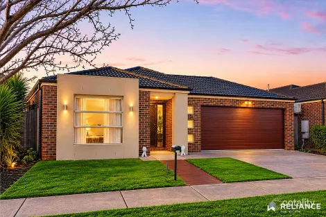 Property photo of 32 Wakefields Drive Brookfield VIC 3338