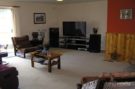 Property photo of 3 Pinnacle Drive Rawson VIC 3825