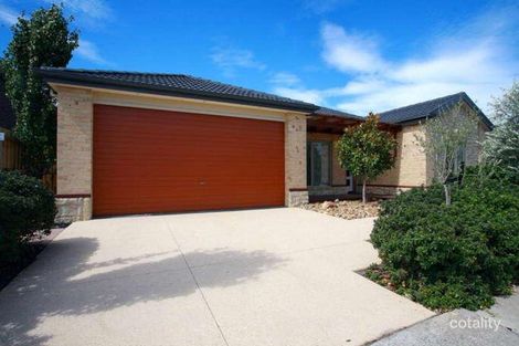 8 Harpenden Tce, Cranbourne, VIC 3977
