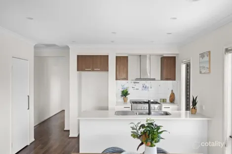 Property photo of 33 Rathdowne Drive Mickleham VIC 3064