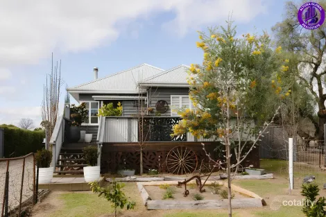 90 BULWER ST, TENTERFIELD, NSW 2372