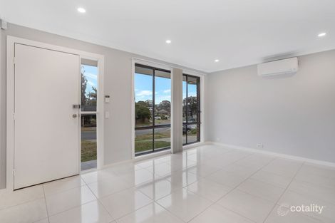 Property photo of 8 Barossa Place Edensor Park NSW 2176