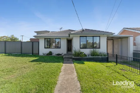 2 Casey Ave, Sunbury, VIC 3429