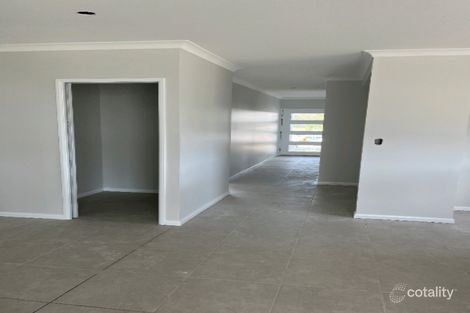 Property photo of 24 Cherry Venture Drive Eli Waters QLD 4655