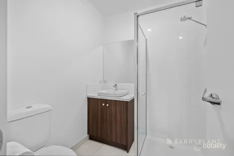 Property photo of 17 Cromwell Street Wendouree VIC 3355